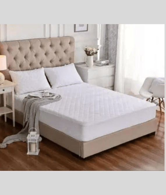 white mattress cover