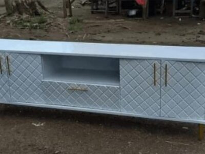 Medium-sized TV Stand